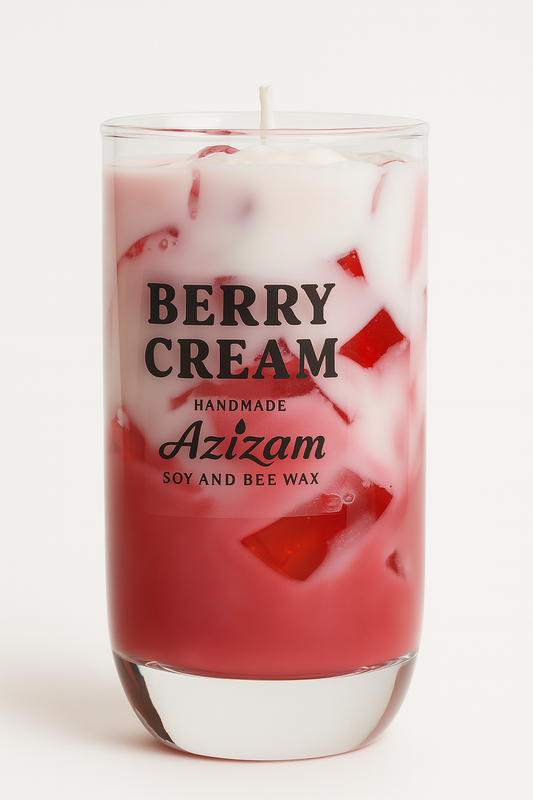 Berry Cream – Matcha Latte Kerze mit Beerentwist | Handmade by Azizam